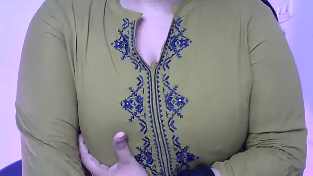 Snapshot of Cute-Ayesha chatting on 09/27/25, 08:08 Cute-Ayesha online show from 09/27/25, 08:08