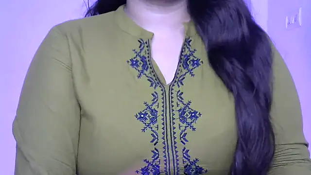 Snapshot of Cute-Ayesha chatting on 10/04/25, 08:34 Cute-Ayesha online show from 10/04/25, 08:34