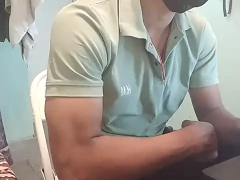 Snapshot of vicky0805 chatting on 03/14/25, 03:48 vicky0805 online show from 03/14/25, 03:48