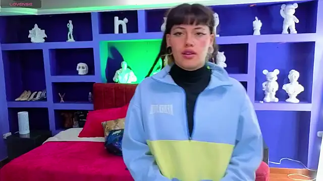  sharlotte777 online show from 10/13/25, 02:06