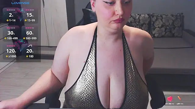 Snapshot of anna_claire chatting on 03/04/25, 12:29 anna claire online show from 03/04/25, 12:29