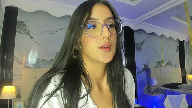Snapshot of Princess_Violett chatting on 03/07/25, 02:34 Princess Violett online show from 03/07/25, 02:34