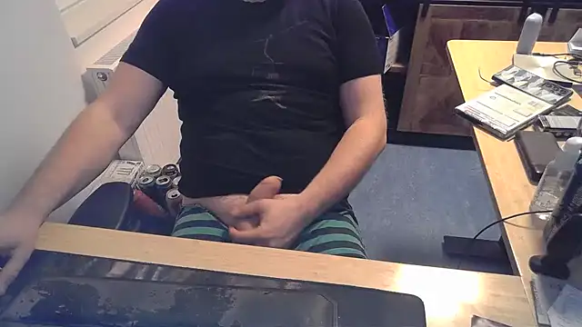 Snapshot of Currycake chatting on 01/28/25, 10:34 Currycake online show from 01/28/25, 10:34