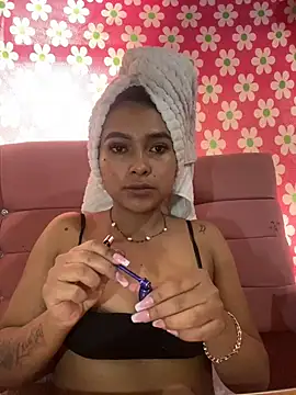 Snapshot of Miaa_coopeer chatting on 01/04/25, 05:47 Miaa coopeer online show from 01/04/25, 05:47