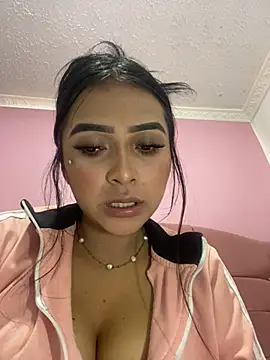 Snapshot of Miaa_coopeer chatting on 03/06/25, 04:49 Miaa coopeer online show from 03/06/25, 04:49