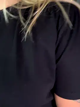 Snapshot of MiaPetit_ chatting on 09/27/25, 12:48 MiaPetit  online show from 09/27/25, 12:48