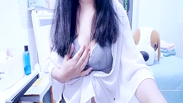 Snapshot of CN-Lily chatting on 12/10/24, 09:23 CN-Lily online show from 12/10/24, 09:23
