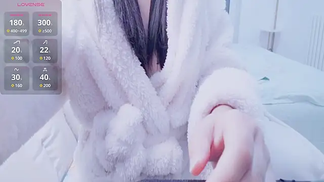 Snapshot of CN-Lily chatting on 03/06/25, 10:20 CN-Lily online show from 03/06/25, 10:20