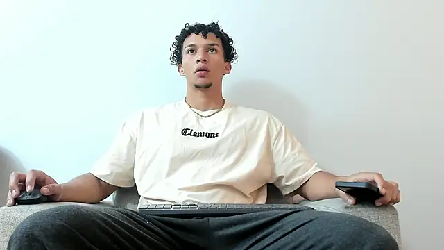 Snapshot of Dominick_star chatting on 12/30/24, 03:25 Dominick star online show from 12/30/24, 03:25