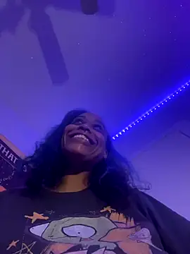 Snapshot of loveluna8 chatting on 10/13/25, 02:00 loveluna8 online show from 10/13/25, 02:00