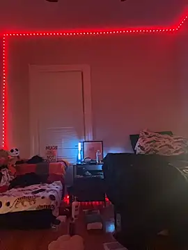 Snapshot of loveluna8 chatting on 11/16/25, 10:10 loveluna8 online show from 11/16/25, 10:10