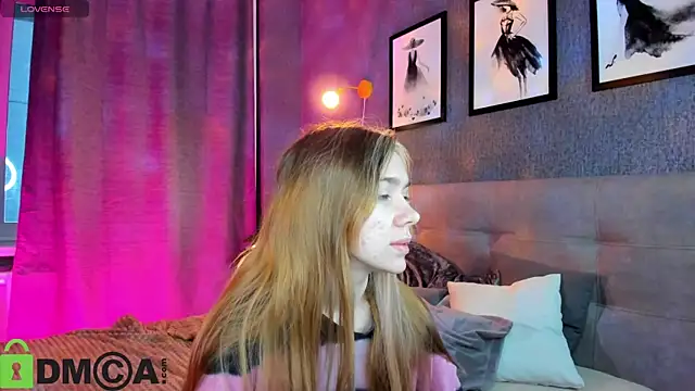 Snapshot of Lesi_Moonie01 chatting on 10/12/25, 01:04 Lesi Moonie01 online show from 10/12/25, 01:04