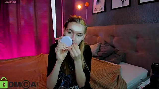 Snapshot of Lesi_Moonie01 chatting on 10/14/25, 06:36 Lesi Moonie01 online show from 10/14/25, 06:36