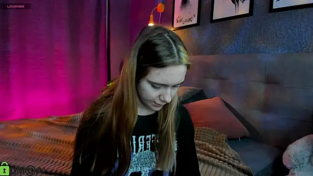 Snapshot of Lesi_Moonie01 chatting on 10/22/25, 07:08 Lesi Moonie01 online show from 10/22/25, 07:08