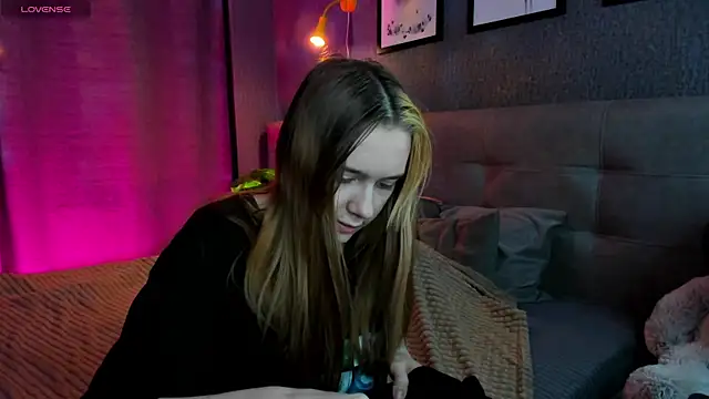 Snapshot of Lesi_Moonie01 chatting on 10/25/25, 08:22 Lesi Moonie01 online show from 10/25/25, 08:22