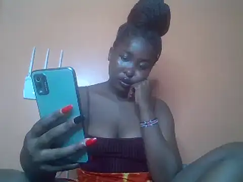 Snapshot of Moonfades chatting on 01/31/25, 12:29 Moonfades online show from 01/31/25, 12:29