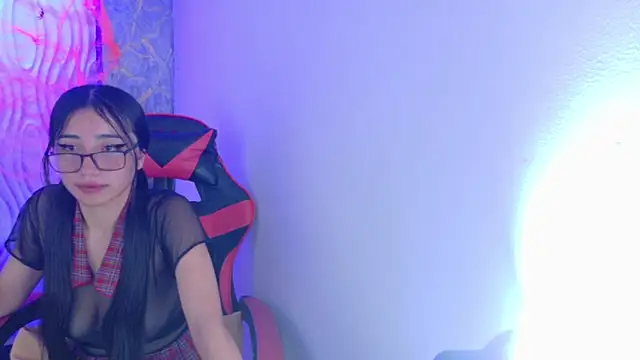  Emmaa Harper online show from 10/26/25, 07:58