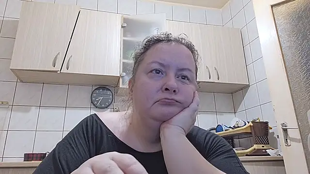 Snapshot of melissaBlessing chatting on 01/11/25, 04:38 melissaBlessing online show from 01/11/25, 04:38