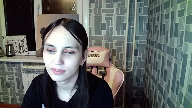 Snapshot of BlackHe4rts_ chatting on 10/03/25, 02:47 BlackHe4rts online show from 10/03/25, 02:47