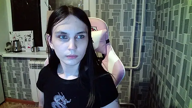 Snapshot of BlackHe4rts_ chatting on 10/17/25, 06:54 BlackHe4rts online show from 10/17/25, 06:54