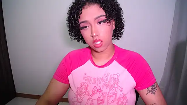 Snapshot of barbara_falcons chatting on 10/02/25, 02:40 barbara falcons online show from 10/02/25, 02:40