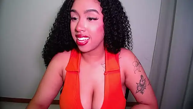 Snapshot of barbara_falcons chatting on 10/16/25, 04:35 barbara falcons online show from 10/16/25, 04:35