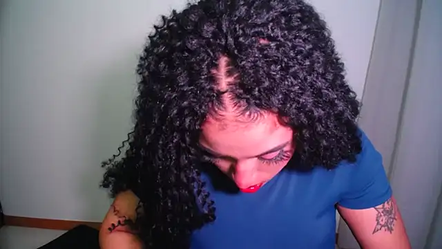 Snapshot of barbara_falcons chatting on 10/17/25, 06:16 barbara falcons online show from 10/17/25, 06:16