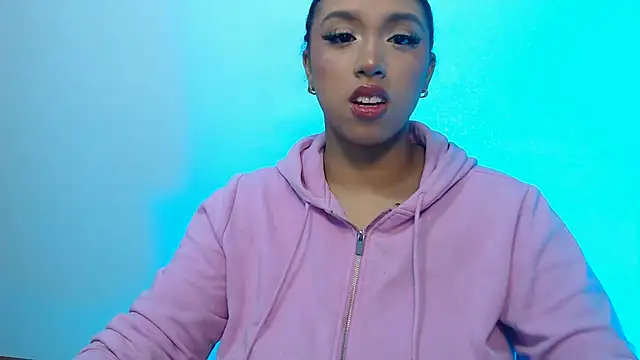 Snapshot of barbara_falcons chatting on 11/25/25, 04:45 barbara falcons online show from 11/25/25, 04:45