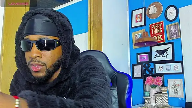 Snapshot of Drake_Nassir4 chatting on 10/01/25, 09:54 Drake Nassir4 online show from 10/01/25, 09:54