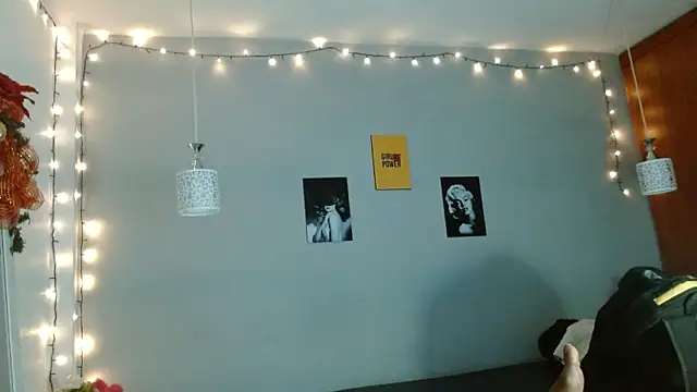 Snapshot of Kimandyuk chatting on 12/11/24, 07:03 Kimandyuk online show from 12/11/24, 07:03