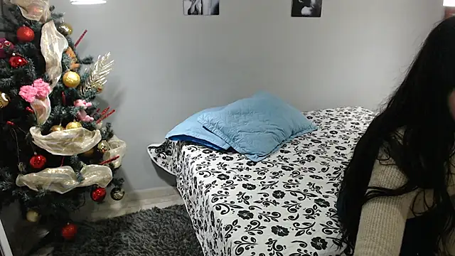 Snapshot of Kimandyuk chatting on 12/21/24, 05:40 Kimandyuk online show from 12/21/24, 05:40