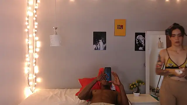 Snapshot of Kimandyuk chatting on 01/05/25, 01:35 Kimandyuk online show from 01/05/25, 01:35