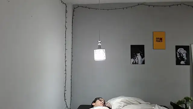 Snapshot of Kimandyuk chatting on 01/13/25, 07:21 Kimandyuk online show from 01/13/25, 07:21