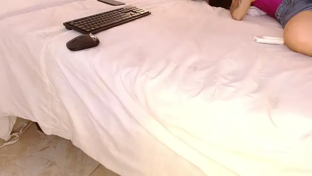 Snapshot of Kimandyuk chatting on 01/31/25, 01:33 Kimandyuk online show from 01/31/25, 01:33