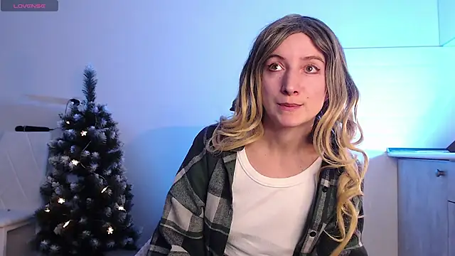 Snapshot of Eva_Hailey_ chatting on 12/17/24, 04:34 Eva Hailey online show from 12/17/24, 04:34
