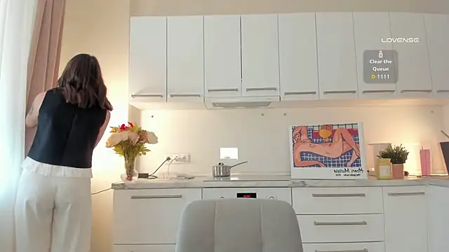 Oh My Dianee online show from 09/11/25, 07:19