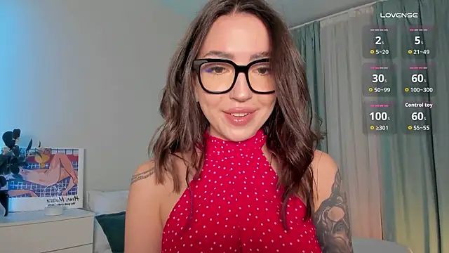 Oh My Dianee online show from 10/25/25, 08:33