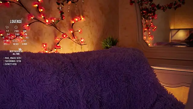 GillianDowdey online show from 11/22/25, 03:05