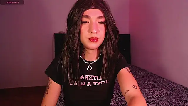 Snapshot of zarablare_ chatting on 01/15/25, 10:24 zarablare online show from 01/15/25, 10:24
