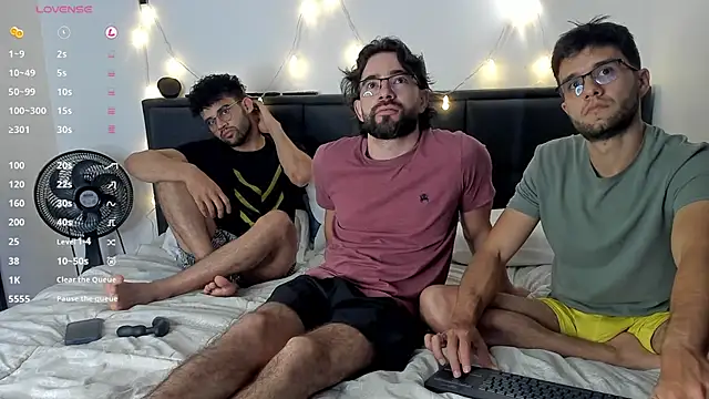 Snapshot of crisandrews chatting on 01/06/25, 04:47 crisandrews online show from 01/06/25, 04:47