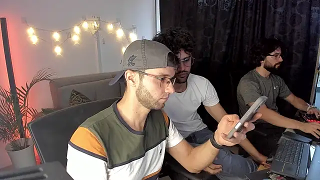 Snapshot of crisandrews chatting on 01/18/25, 10:49 crisandrews online show from 01/18/25, 10:49