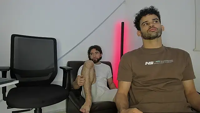 Snapshot of crisandrews chatting on 10/09/25, 03:04 crisandrews online show from 10/09/25, 03:04