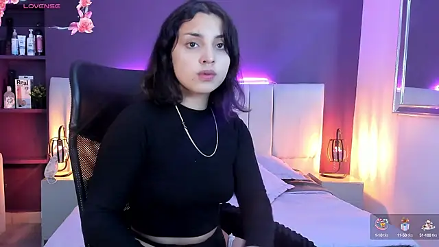 Snapshot of VickyBuunny chatting on 12/28/24, 03:04 VickyBuunny online show from 12/28/24, 03:04