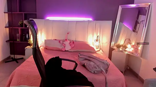 Snapshot of VickyBuunny chatting on 02/10/25, 02:59 VickyBuunny online show from 02/10/25, 02:59