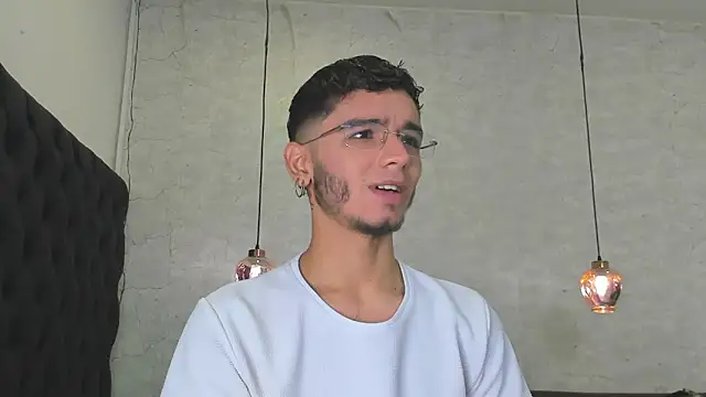 Ian Castillo  online show from 02/11/25, 11:21