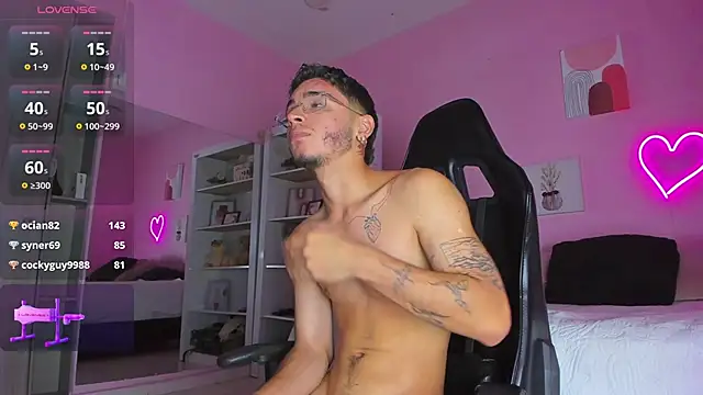 Ian Castillo  online show from 02/24/25, 02:26