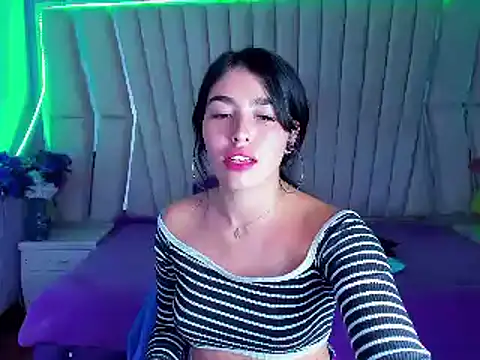 Snapshot of Mia_Charlothe chatting on 12/13/24, 07:25 Mia Charlothe online show from 12/13/24, 07:25