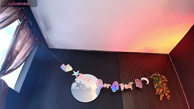 Aaron Jassell1 online show from 10/28/25, 02:53