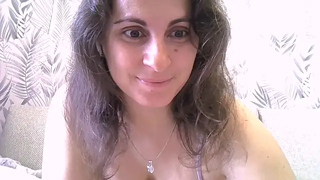 Snapshot of ShelaDiass chatting on 10/19/25, 03:07 ShelaDiass online show from 10/19/25, 03:07