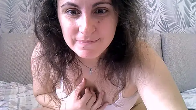 Snapshot of ShelaDiass chatting on 11/13/25, 05:50 ShelaDiass online show from 11/13/25, 05:50